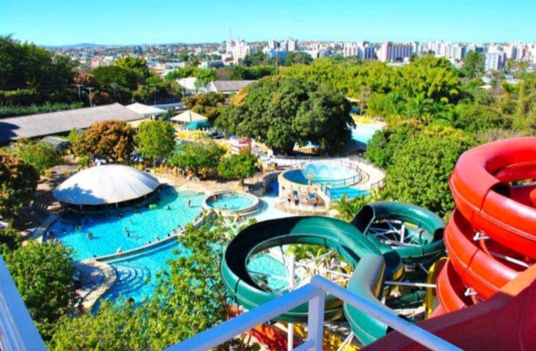 カルダス・ノバス Piazza Diroma Acesso Diroma Acqua Park Gratuito Star Temporadaアパートホテル エクステリア 写真