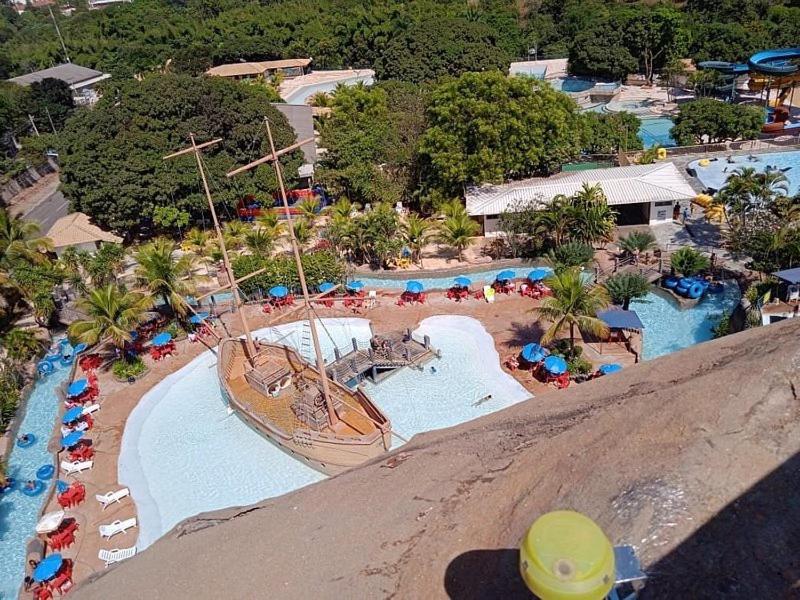 カルダス・ノバス Piazza Diroma Acesso Diroma Acqua Park Gratuito Star Temporadaアパートホテル エクステリア 写真