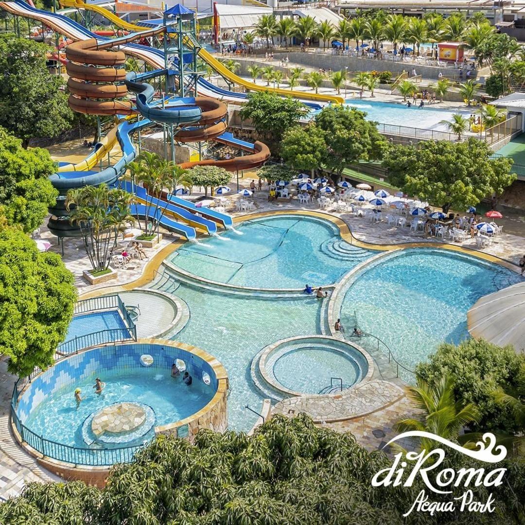 カルダス・ノバス Piazza Diroma Acesso Diroma Acqua Park Gratuito Star Temporadaアパートホテル エクステリア 写真
